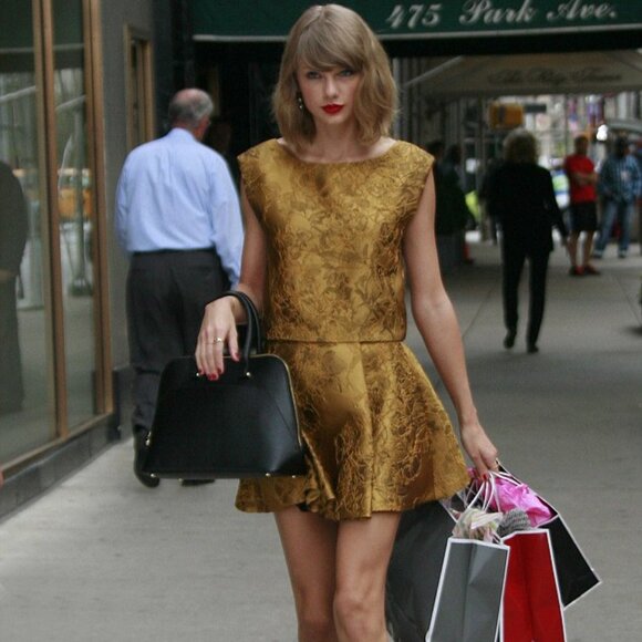 Alice + Olivia Cerra Top + Vernon Skirt Set ASO Taylor Swift - Picture 16 of 16